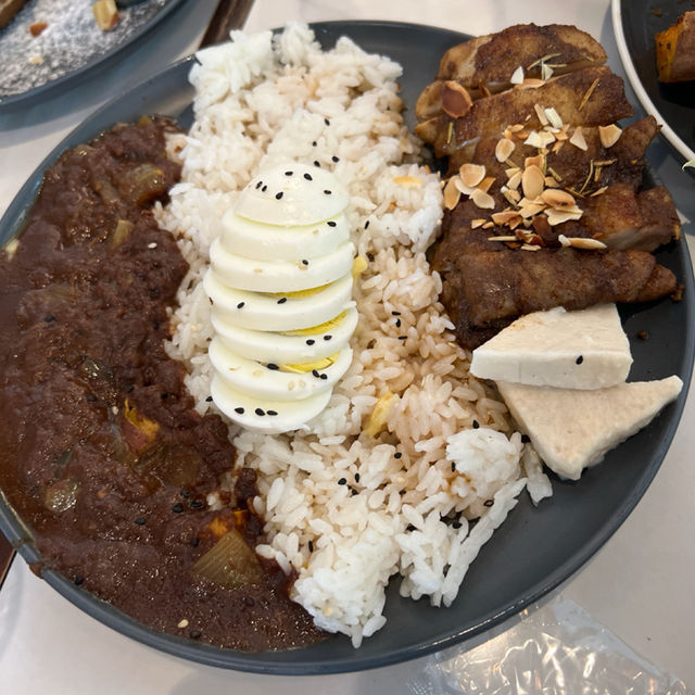 📸 宜蘭最美早午餐？Resort Brew Coffee Co. 光影滿分、飽足感欠奉的小貴系咖啡館