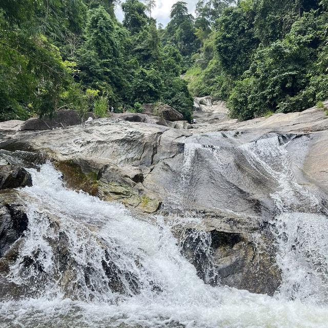 น้ำตกวังไม้ปัก Wangmaipak Waterfall 