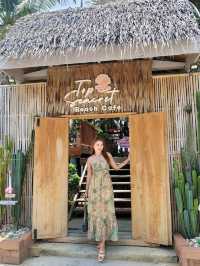 Top Seacret Beach Cafe หัวหิน