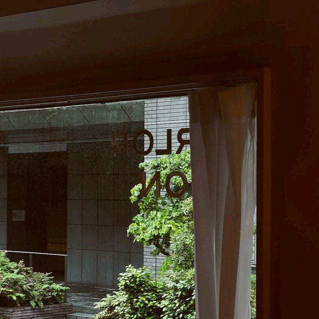 PARLOR NOON cafe