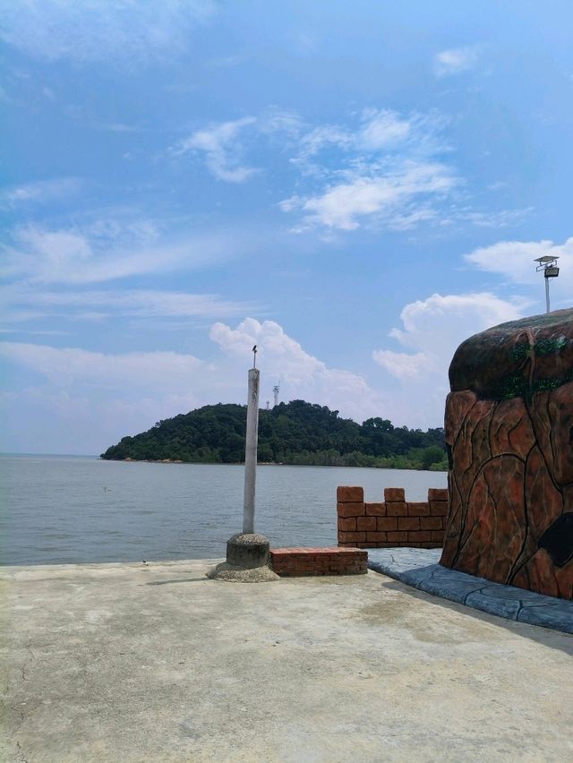 Where Gods and Giant Fish Coexist: A Must-Visit in Segenting