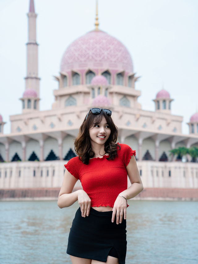 🇲🇾Pink Mosque (Masjid Putra) in Putrajaya,Kuala Lumpur, Malaysia