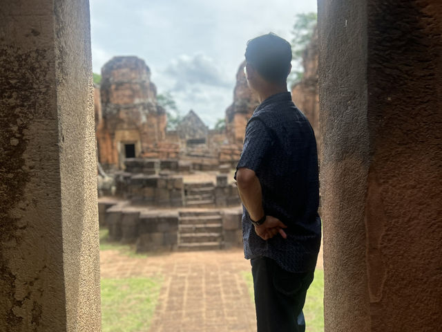 มนต์เสน่ห์ขอมโบราณกลางทุ่งอีสานใต้