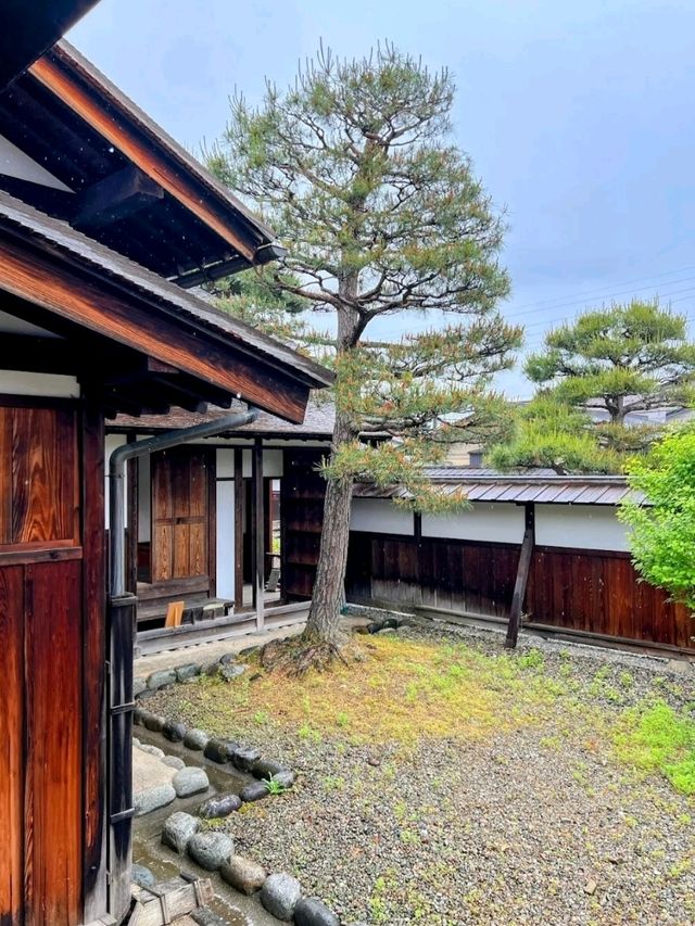 TAKAYAMA JINYA.