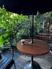 Rawr cafe คาเฟ่สีเขียวกลางกรุง