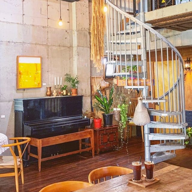 Dongbaek Cafe