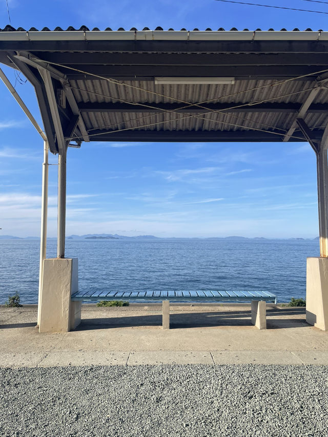 [마쓰야마 여행]바다 바로 앞에 기차역 시모나다역 🌊  