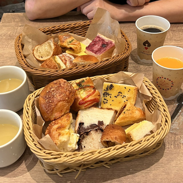 후쿠오카에서 빵을 무제한으로 먹을 수 있는🥖🍞 아침 빵뷔페
