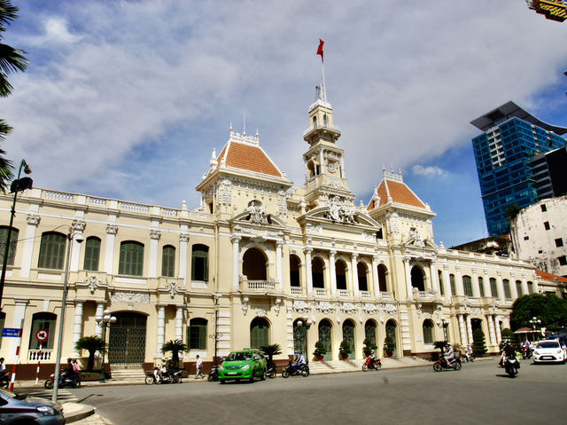 🏛️ Day & Night Vibes: Ho Chi Minh City People’s Committee & Ho Chi Minh Statue