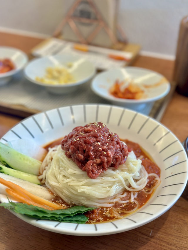 경주에서 육회물회 대신 육회물비빔면 어때요?