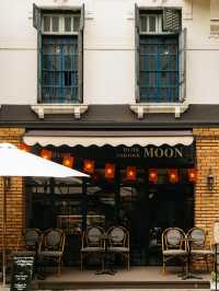 Moon Caffee
