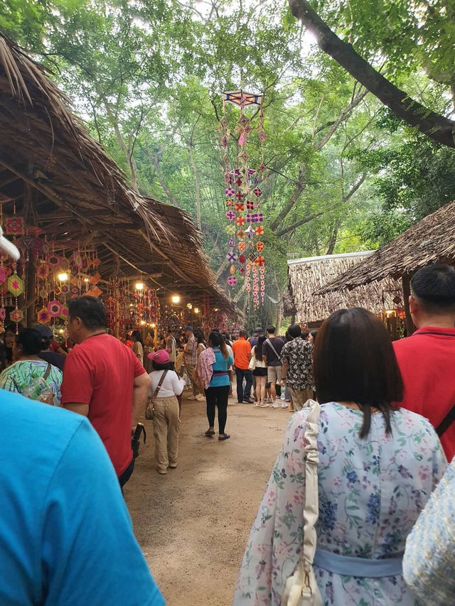 ตลาดโอ๊ะป่อย  (จ.ราชบุรี) 