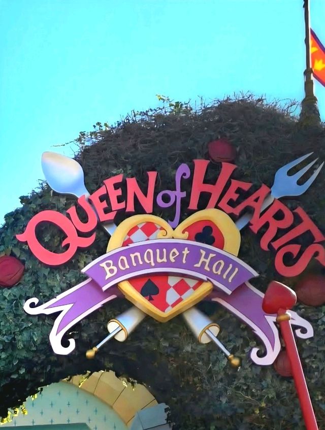 Dine in Wonderland in Queen of Hearts Banquet, Tokyo Disneyland