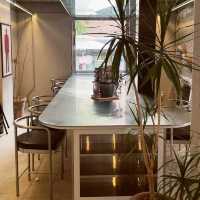 A pretty brunch cafe with an American casual concept!
