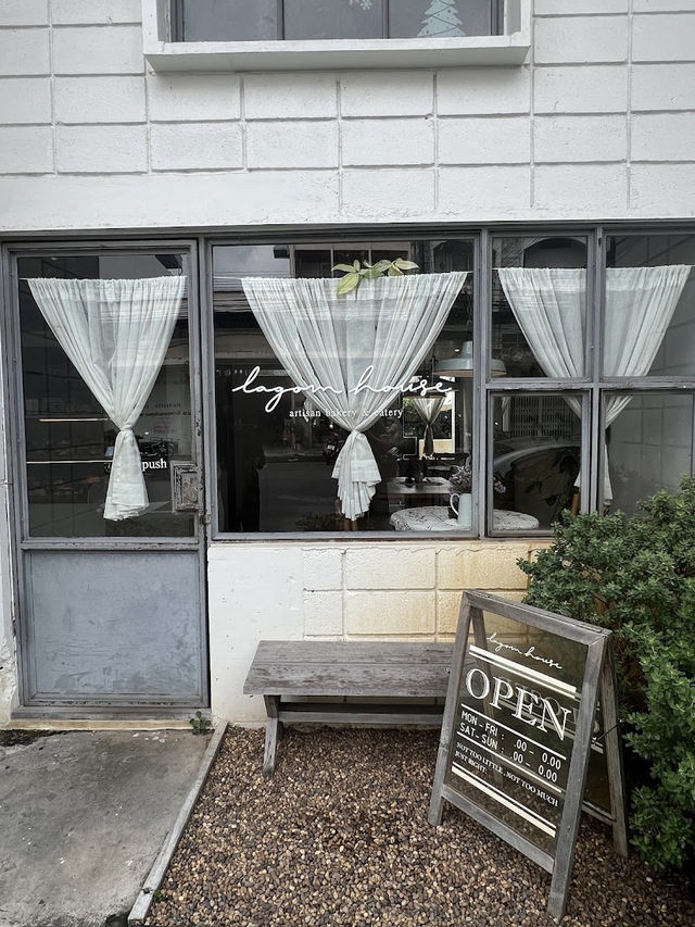 Lagom House, Hat Yai’s Cozy Canvas of Cakes and Calm