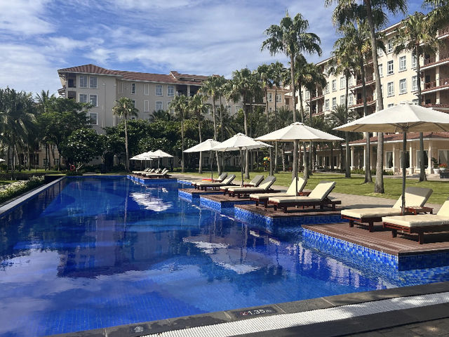 Danang Marriott Resort & Spa: A Relaxing Coastal Escape! 🌴🌊