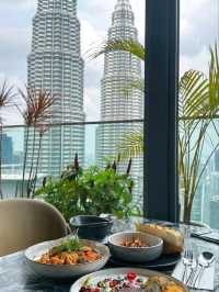 🗼🇲🇾 Petronas Twin Towers – The Icon of Kuala Lumpur