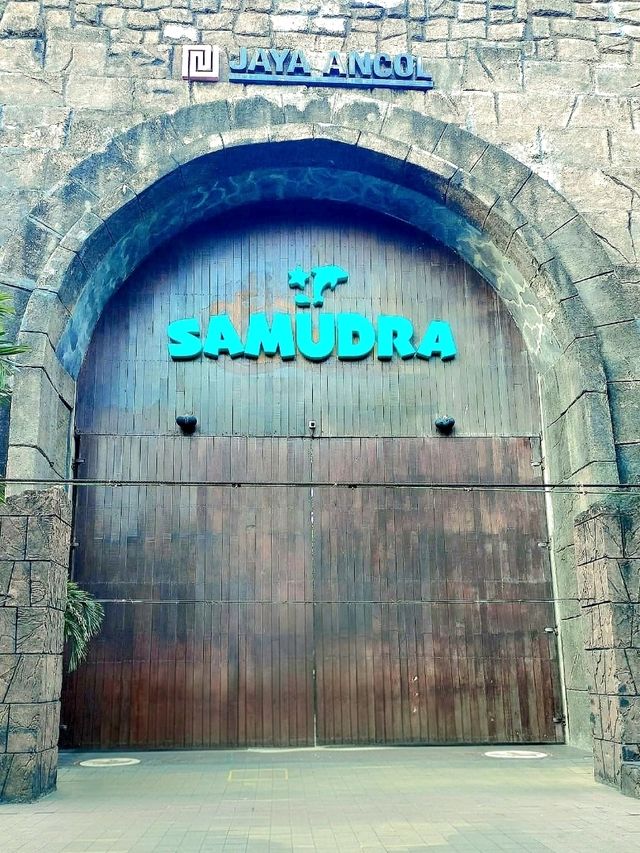 Under the Sea at SeaWorld Ancol