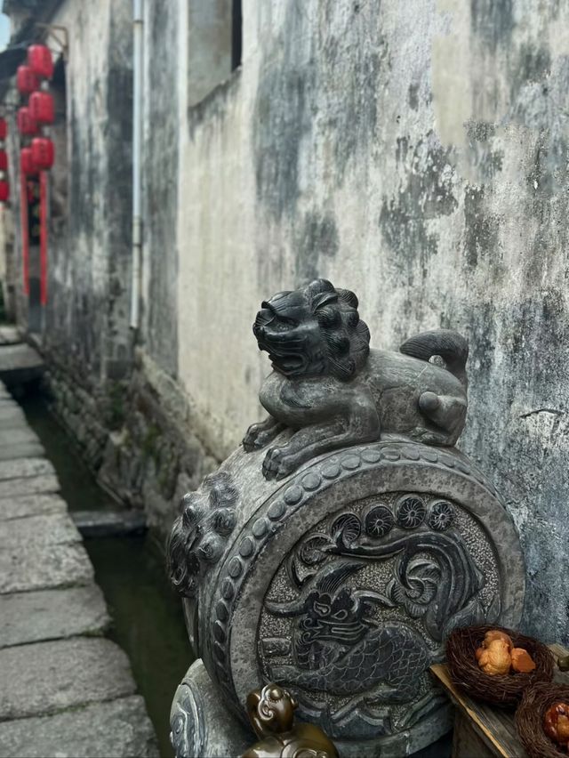 The Frame Never Ends: Hongcun Through the Lens