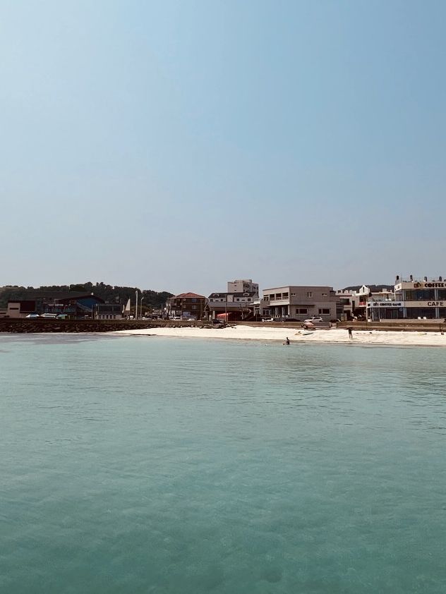 Easy Accessibility and Convenient Amenities: blue ocean destination 