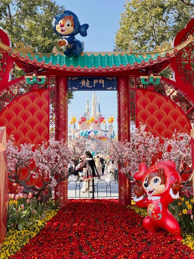 Big Fun for Little Feet: The Ultimate Shanghai Disneyland Guide for Kids