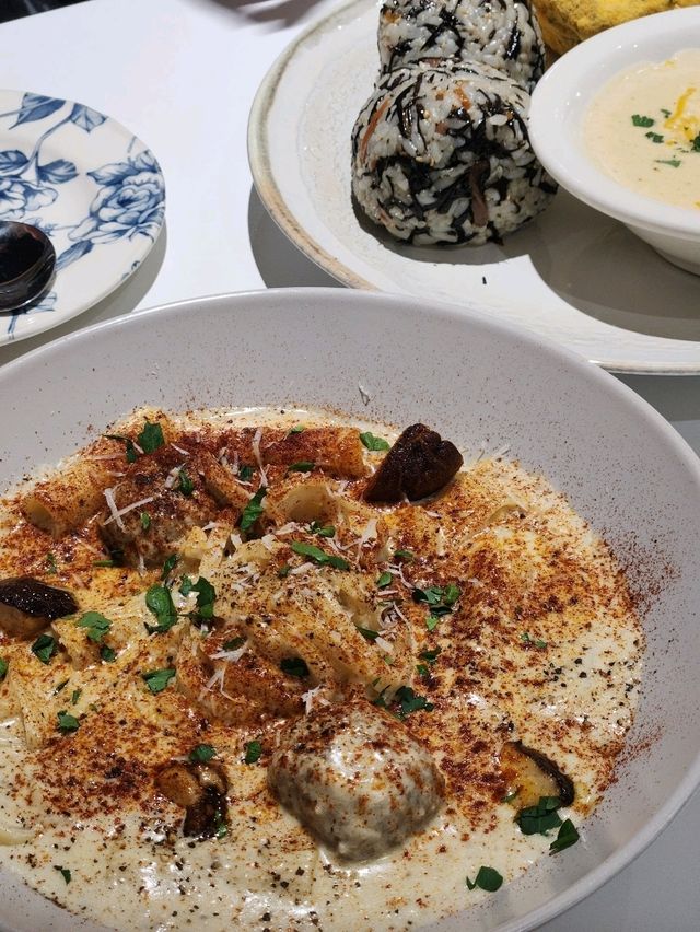 조용하게 맛있는 특별한 메뉴가 있는 광안리 브런치식당 토피너리😊