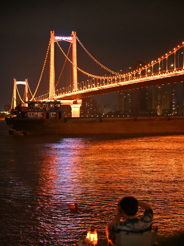 🌉 Wuhan Yangtze River Bridge Is Where History Meets Skyline