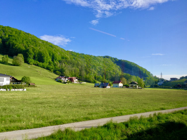 🚉 A Window Seat to Wonder: Taking the Local Train from Altmünster to Aurachkirchen