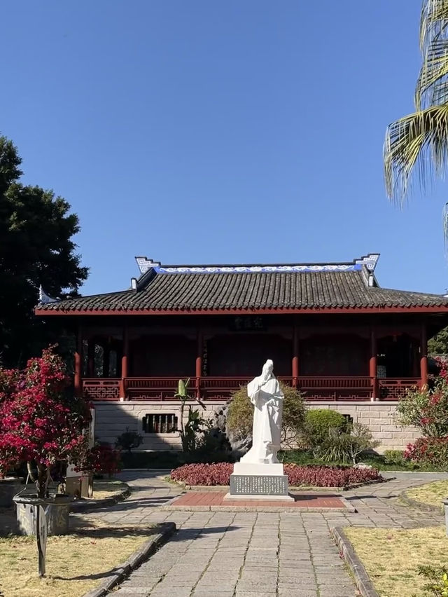 【泉州西湖公園】終極遊玩攻略 | 閩南水鄉的都市綠洲 🌳  【泉州西湖公園】終極遊玩攻略 | 閩南水鄉的都市綠洲 🌳