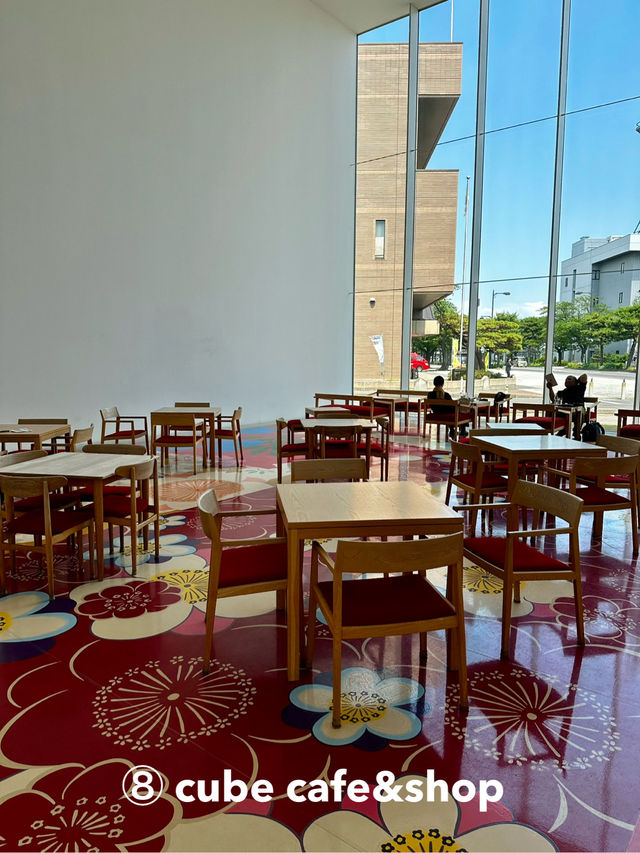 【十和田市現代美術館】