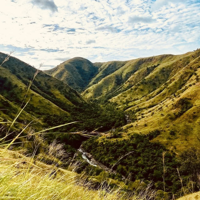 🌄 Mt. Mariglem Adventure Guide: Conquer Zambales’ Scenic Gem