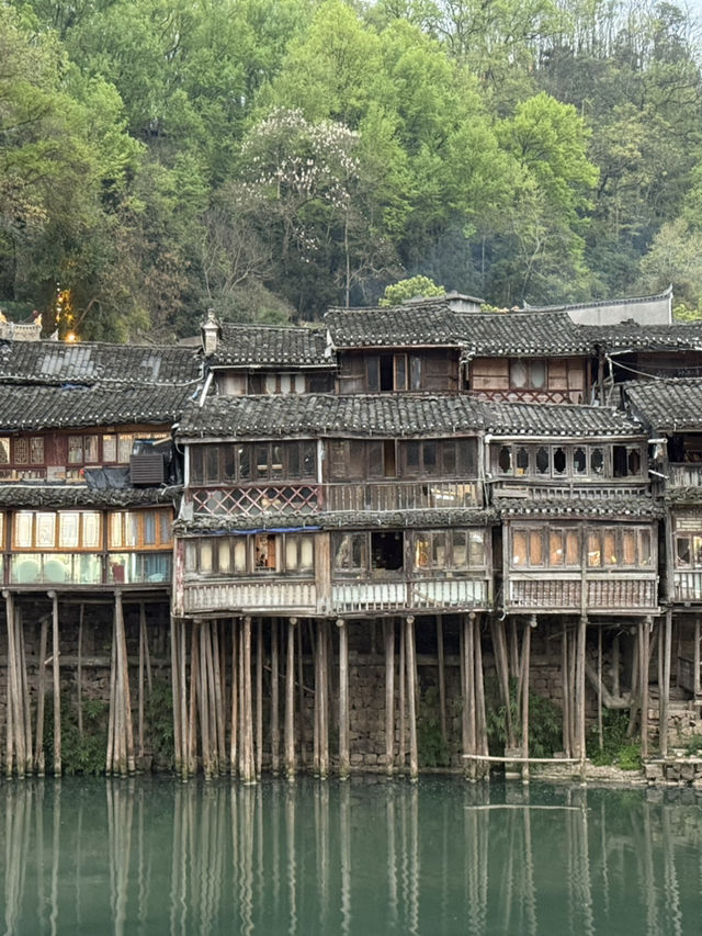 🌞 凤凰古镇白日风光｜光影里流淌着千年故事 🌿