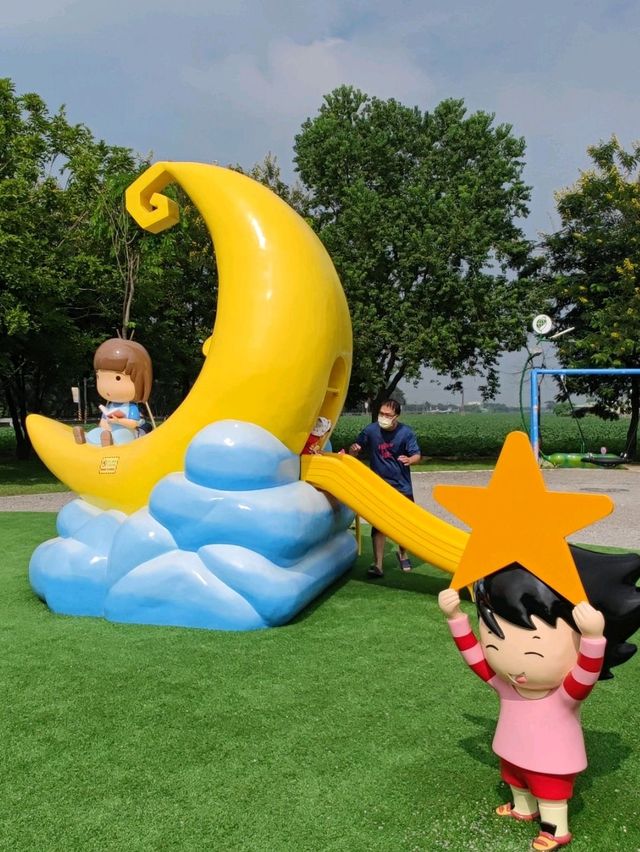 一座太陽、月亮與地球的遊樂場#崁頂共融遊戲場(崁頂公園)屏東縣崁頂鄉