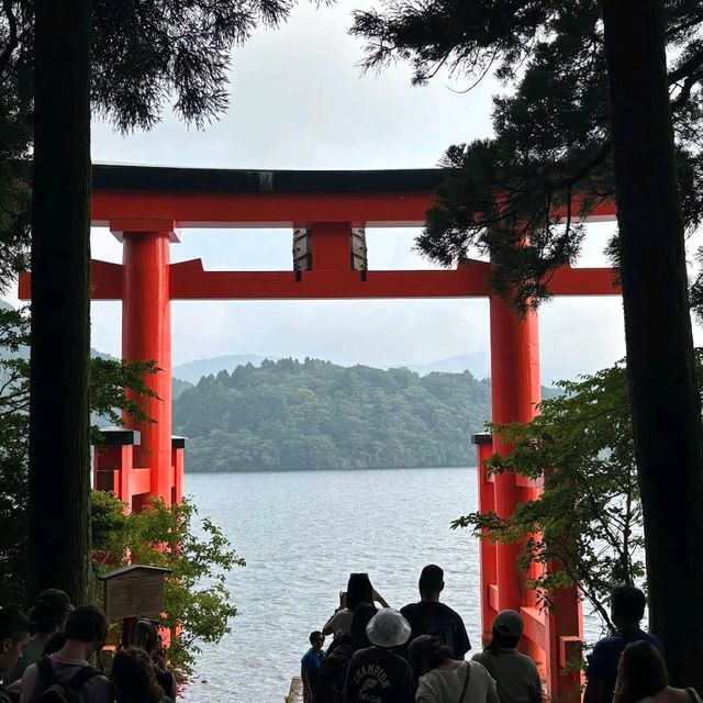 Hakone Shrine / Torii on Lake Ashi (Kanagawa)