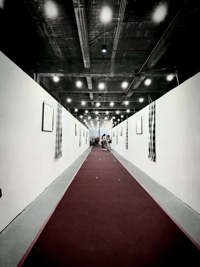 《天界飛羽 ‧ 毗濕奴的神鳥迦樓羅》——彩色神話的守護者 