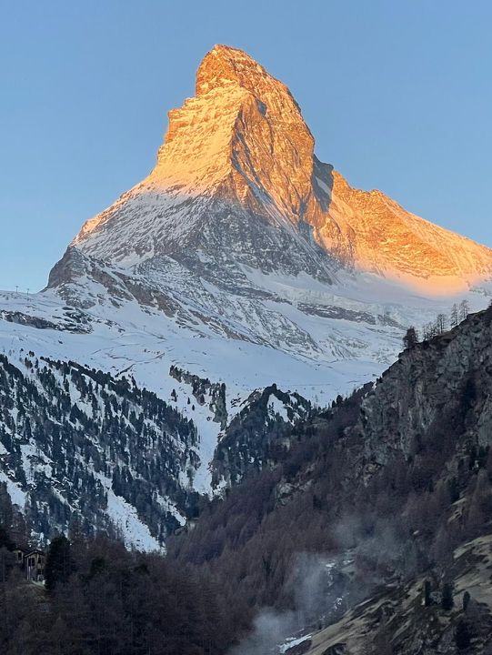📍Zermatt & The Majestic Matterhorn ~ A Swiss Alpine Dream 📍Zermatt & The Majestic Matterhorn ~ A Swiss Alpine Dream