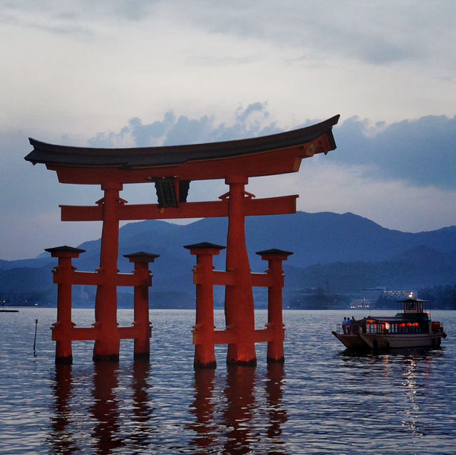 廣島海上奇景：嚴島神社的潮汐之美與歷史韻味