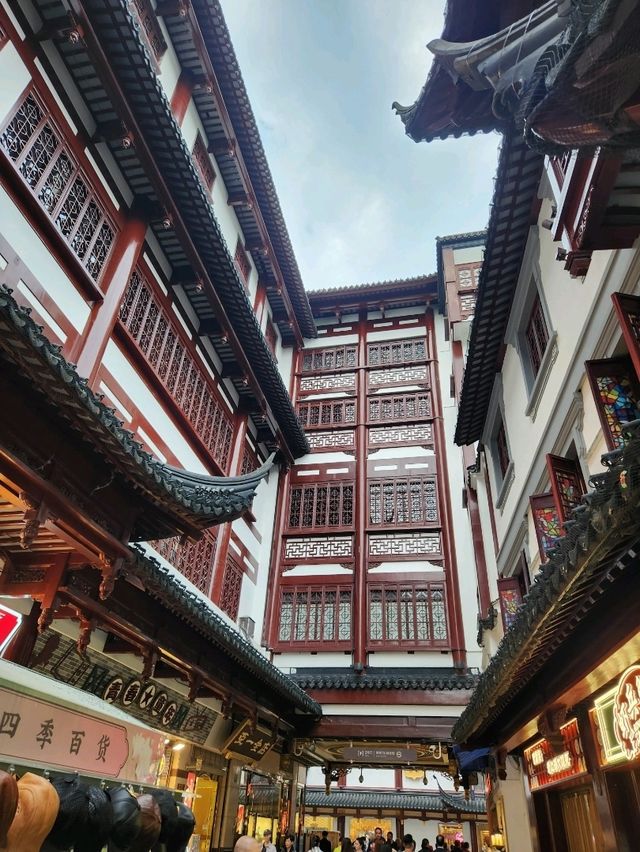 Yu Garden: Shanghai’s Window into Ming Dynasty Elegance