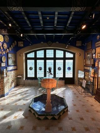 芸術的インスピレーションを求めてカウ・フェラット美術館へ