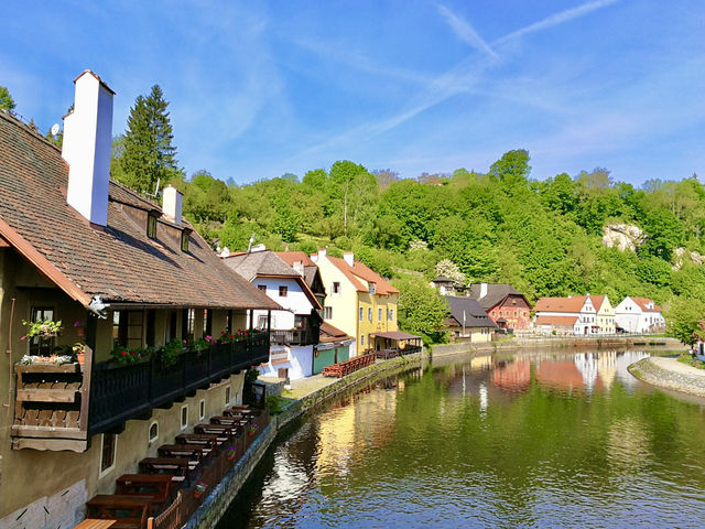🏰 Český Krumlov – A Fairytale by the River ✨