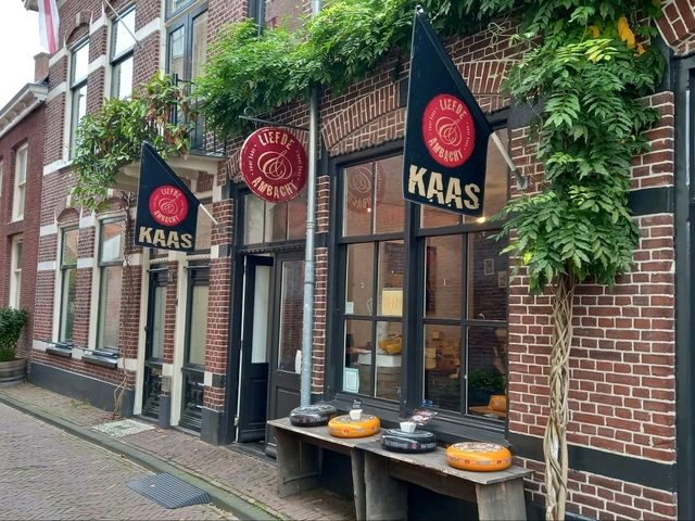 “Market Magic — The Fairytale Streets of Amersfoort” “Market Magic — The Fairytale Streets of Amersfoort”
