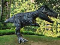 A Secluded Paradise by a Natural Lakeside Limestone Cliff