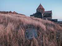 Севанаванк: монастырь между небом и водой