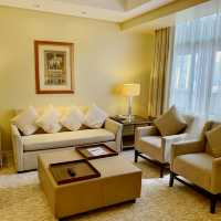 Scholarly Calm & City Comfort