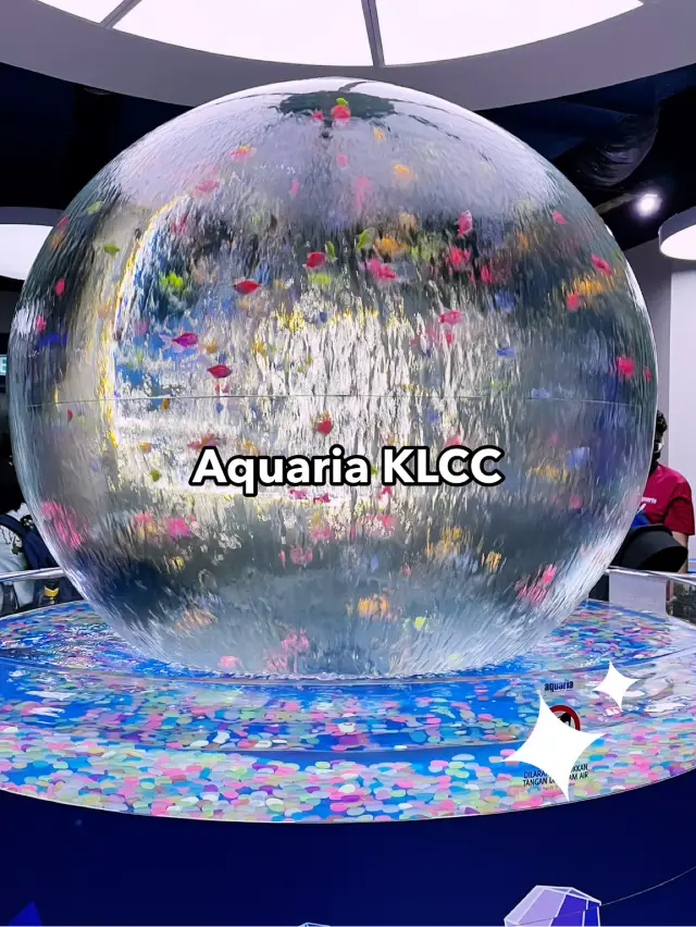 “Aquaria KLCC: Dive into an Underwater Adventure” 