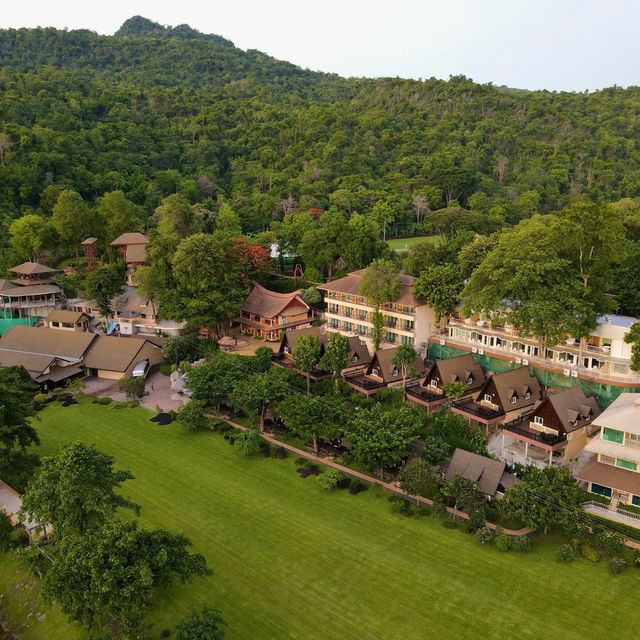 สวนไทรโยครีสอร์ท จ.กาญจนบุรี ⛰️🌳🌿 สวนไทรโยครีสอร์ท จ.กาญจนบุรี ⛰️🌳🌿