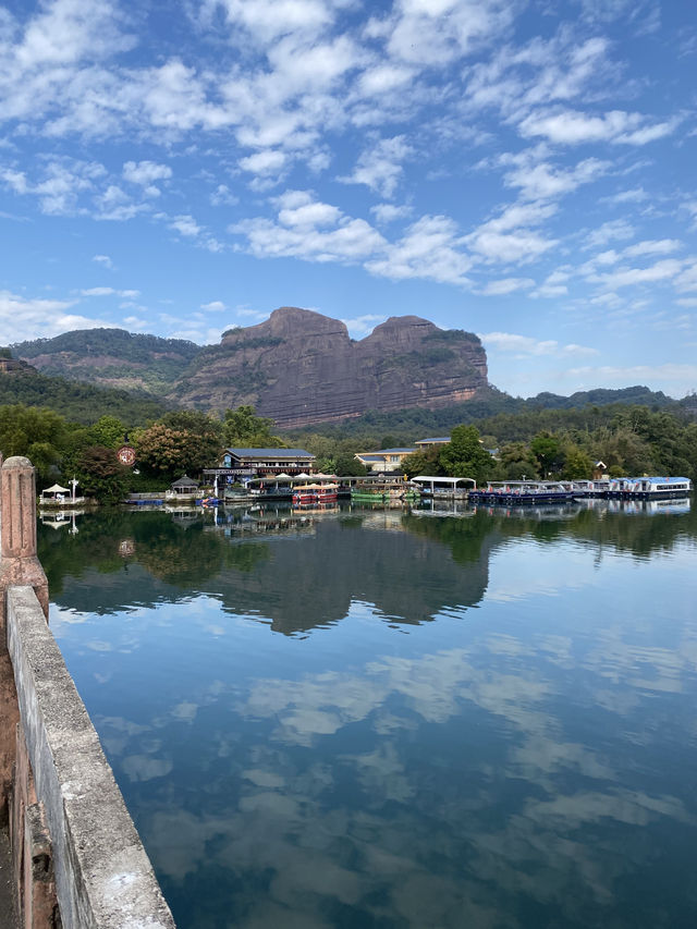 丹霞山江畔最棒的酒店- 悠然江畔設計師藝術酒店 丹霞山江畔最棒的酒店- 悠然江畔設計師藝術酒店