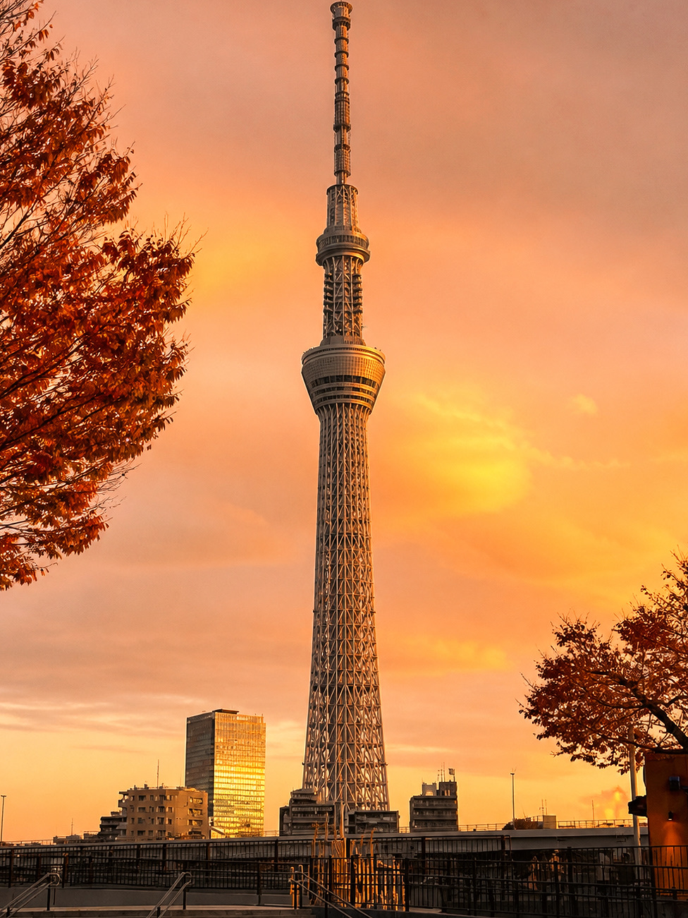#BudgetTravelTips
💭 Budget-Friendly Tokyo Trip Tips: 5 Days, 4 Nights 🇯🇵
For those on a tight budget but still wanting amazing photos!
Want to go to Tokyo on a budget without ruining your content? This post summarizes everything from budget to actual locations – ready to use! ✨
✈️ Flights
Book 2-3 months in advance, choose late/early flights and travel on weekdays for around 8,000–15,000 THB.
🏨 Accommodation
Recommended areas like Ueno / Asakusa / Ikebukuro. Easy to get around, around 800–1,500 THB/night/person. Small but clean rooms.
🚃 Transportation
Use Suica/IC Card, top up as needed + travel by zone. This itinerary will save you a lot on transportation costs.
📍 Travel Itinerary + Daily Budget
Day 1: Asakusa – Ueno
Sensoji Temple + Nakamise Bridge + Ueno Park
💸 ~700–1,000 THB
Day 2: Shibuya – Harajuku – Shinjuku
Shibuya Crossing + Takeshita Bridge + Free skyscraper view
💸 ~800–1,200 THB
Day 3: Odaiba
Rainbow Bridge + Statue of Liberty (Free, great view)
💸 ~700–1,000 THB
(Add 1,000 THB for teamLab entry)
Day 4: Tsukiji – Ginza
Market eating + cafes + light shopping
💸 ~1,000–1,500 THB
Day 5: Last Minute
Retake photos + souvenirs
💸 ~500–800 THB
🍱 How to eat without exceeding your budget:
· Convenience stores / discount supermarkets
· Chain restaurants like Sukiya / Matsuya, satisfying meals for under 1000 baht
🛍️ Shopping budget
For those who shop a little: 2,000–5,000 baht
(Recommended to separate the budget for easier management)
💰 Total trip cost
Approximately 18,000 – 25,000 baht, you can do it!
📸 Tips for amazing photos
Go early in the morning when there are fewer crowds + use landmark angles such as Skytree, Shibuya, Sensoji = get beautiful photos without spending extra money
Tokyo is a city where “the better you plan = the more you save.” Enjoy a worthwhile trip and take great photos without overspending! ✨
#tripmoments #tokyo #japantravel #traveljapan #tokyo #budgettravel #traveltokyo