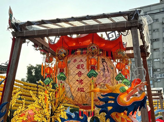 台北萬華半日散策＋回程前衝林口三井Outlet｜龍山寺、華西街、掃貨一次搞定