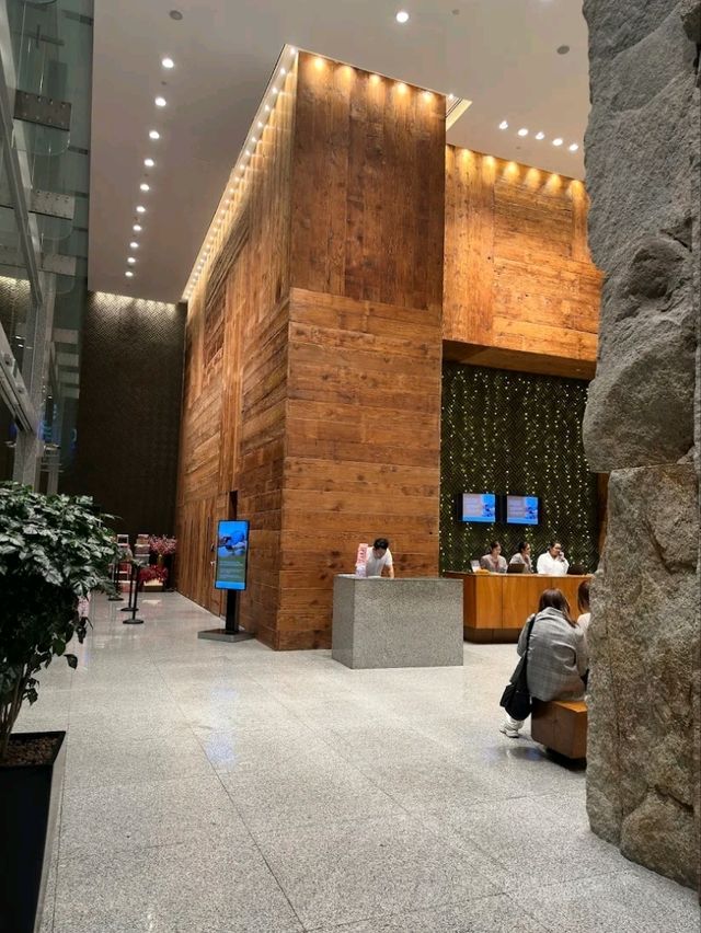 “Urban Oasis: Personalized Luxury & MRT-Connected Convenience”